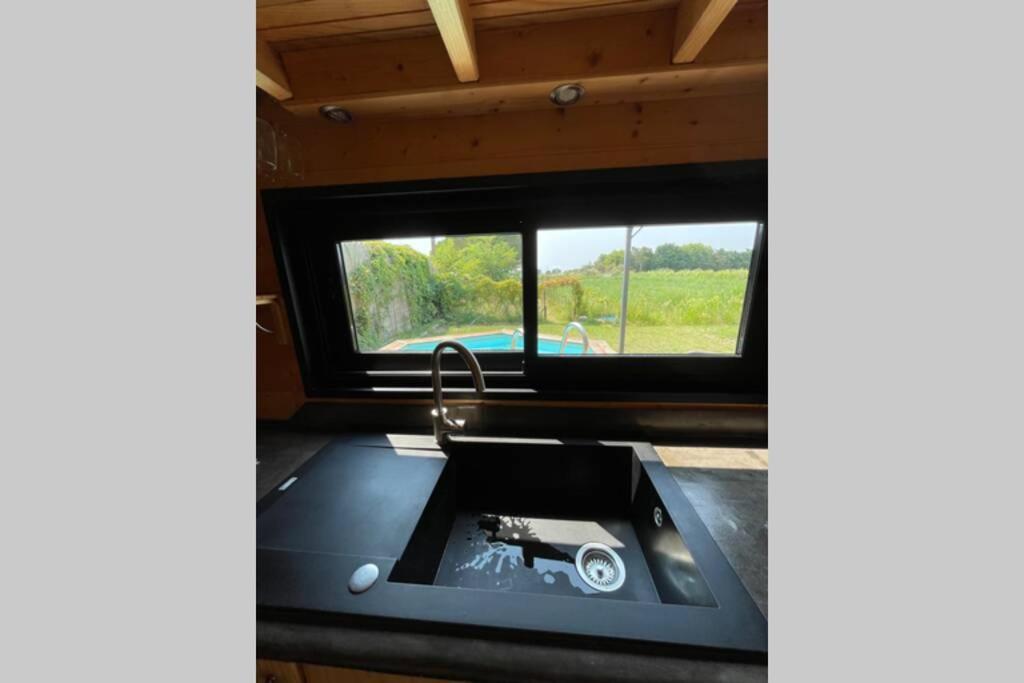 Myinsolite - Tiny-House, Jacuzzi, Brasero, Piscine Aigues-Mortes Eksteriør billede
